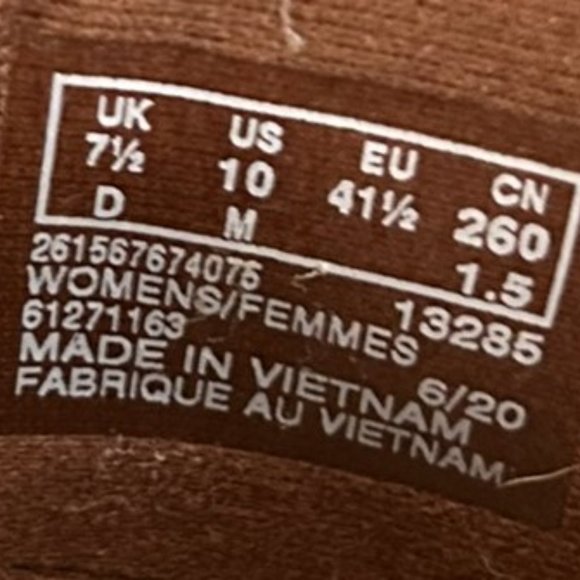 *Clarks Leather Bootie* - Picture 7 of 9